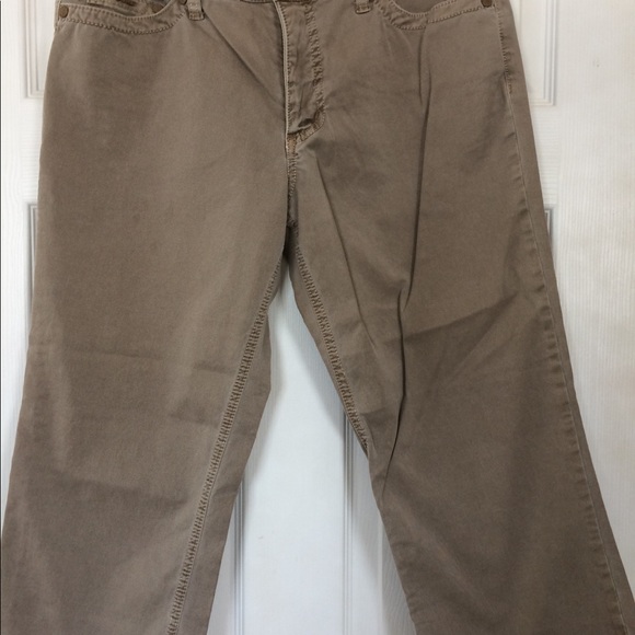 Pure Color capris - Picture 3 of 3